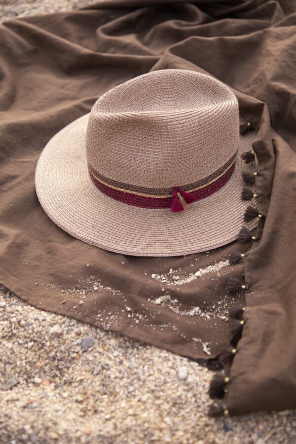 chapeau et paréo collab lastelier x mia zia