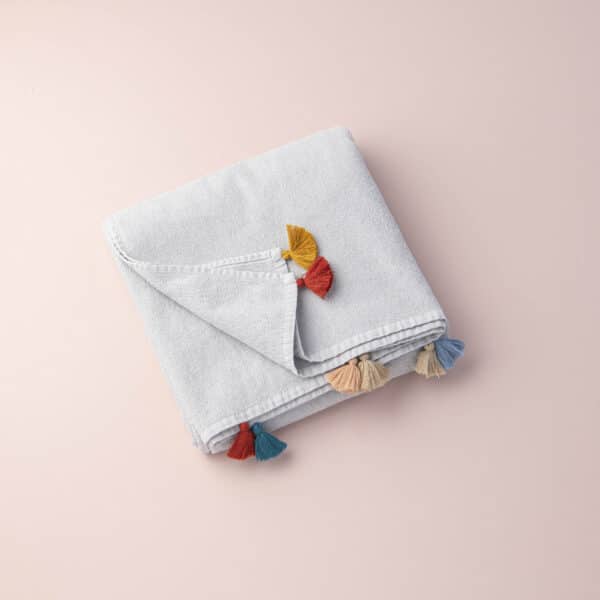 serviette plage gris pompons tichka